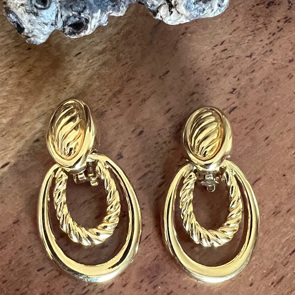 Vintage Golden Tone Vendome/Coro Door Knob Earrings